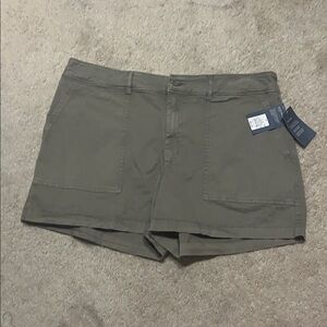 😻PLUS SIZE Universal Thread Khaki Women's Cargo Shorts